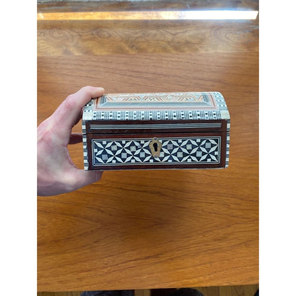 Intricate Mosaic Storage Box - Picture 4 of 9
